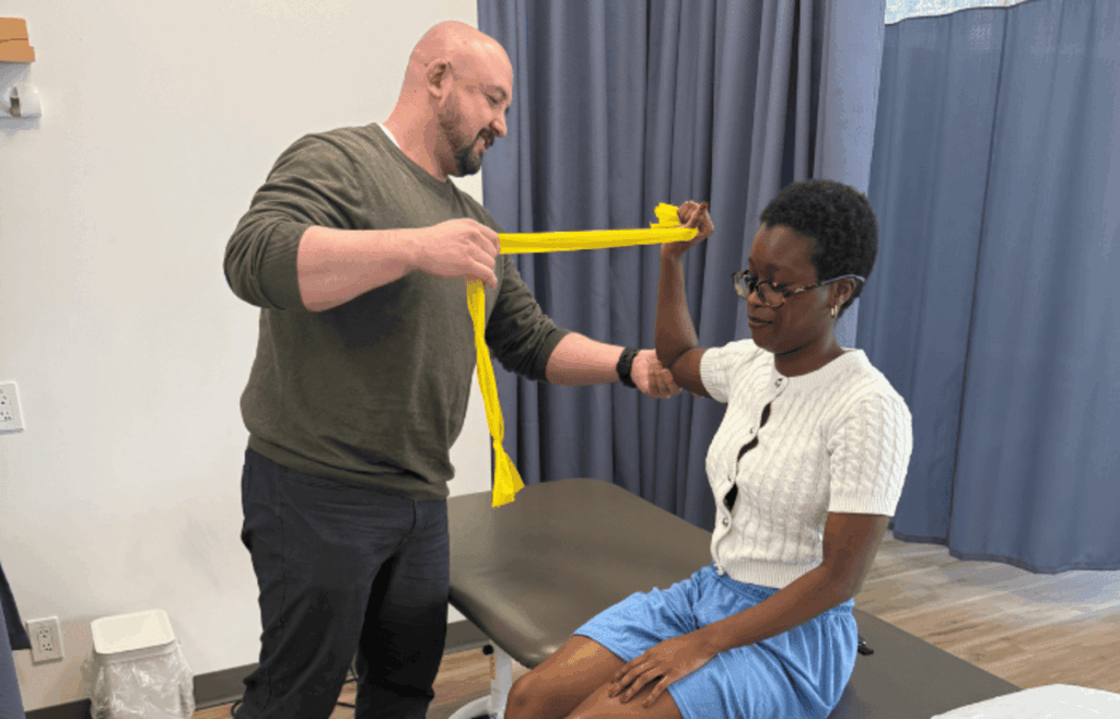 when you should see a shoulder pain physio